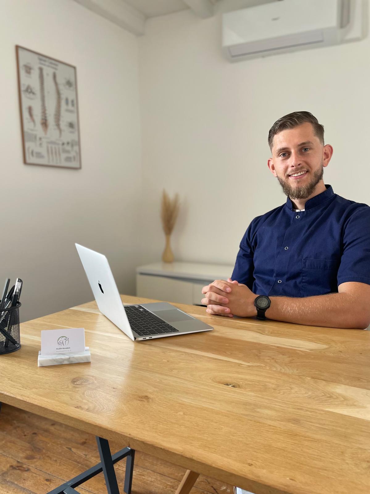 Nicodem Klein - Ostéopathe diplômé à Doix-lès-Fontaines, spécialisé en ostéopathie